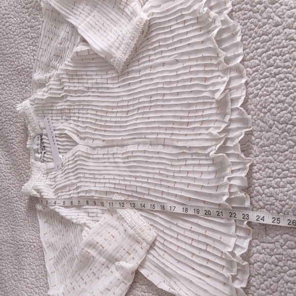 NWT Adelyn Rae XS White Gold Silver Foil Metallic Speckled Pleated Top - Picture 4 of 15